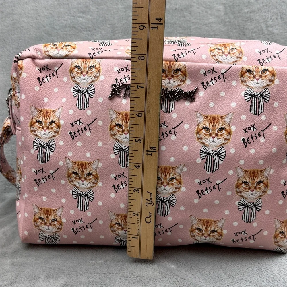 Betsey Johnson XOX Pink Kittens Striped Bowties Make-Up Cosmetics Toiletries Bag